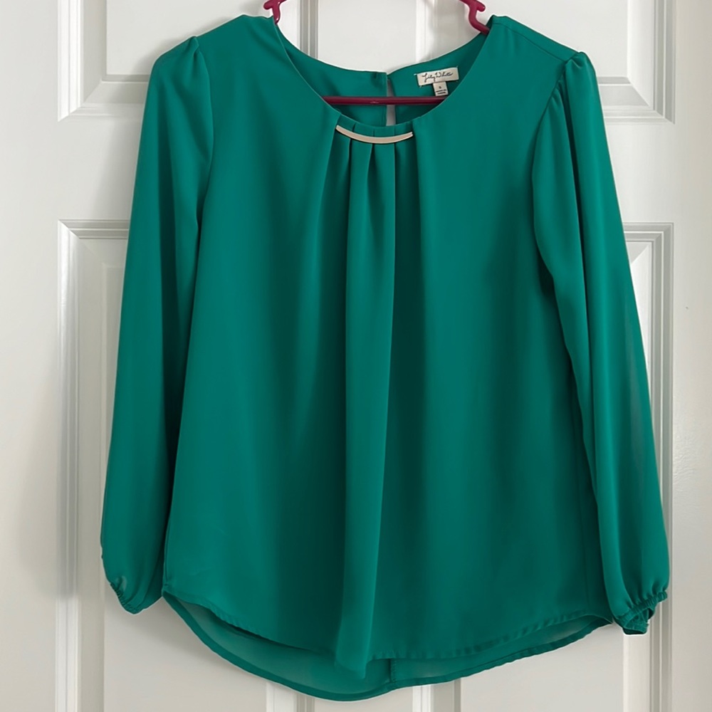 Green top blouse very beautiful never worn long sleeves